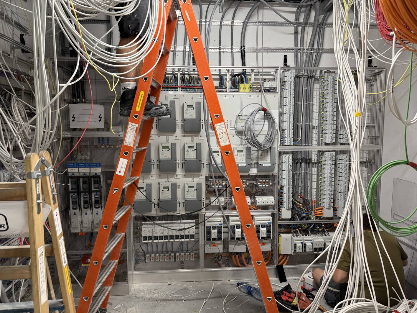 25-11-09_elektronik.jpg 25-11-09_elektronik.jpg