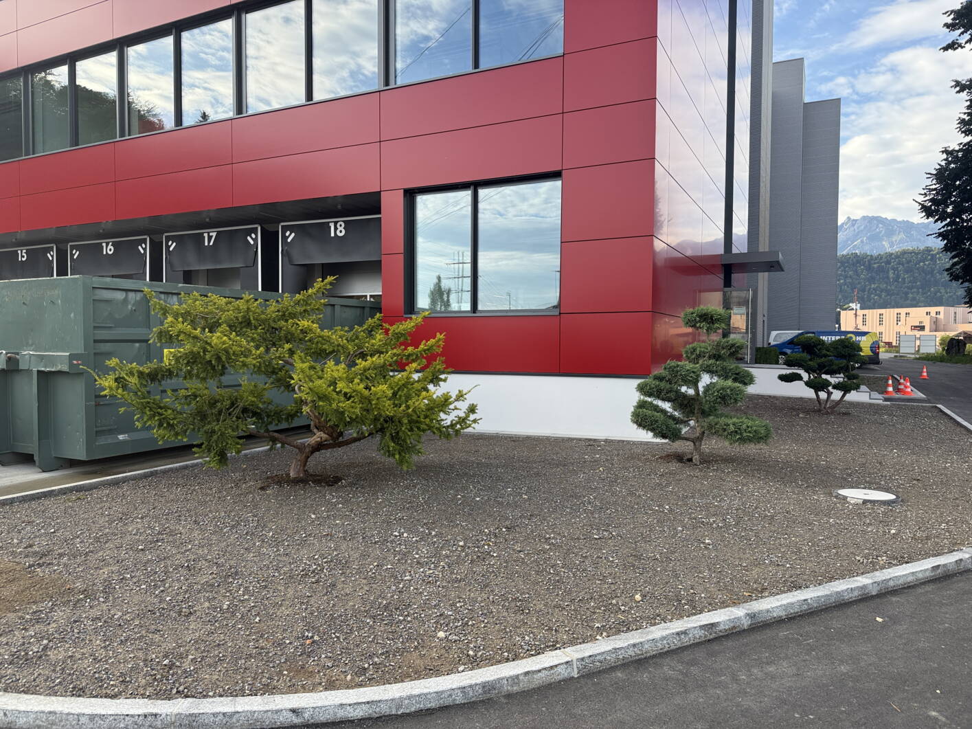 25-09-03_gartenarbeiten.jpg 25-09-03_gartenarbeiten.jpg