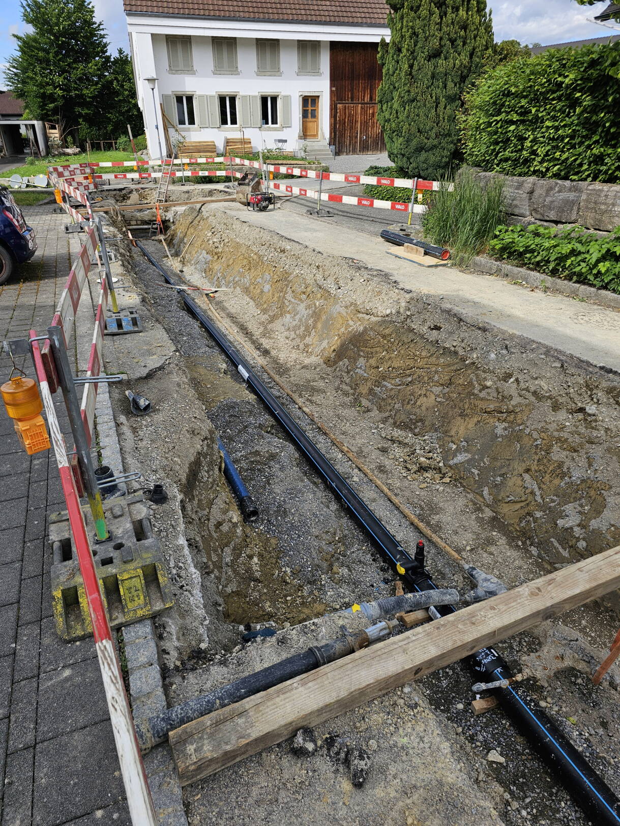 Zoom: 26-06-03_werkleitungsgraben_anschluss_zelgliweg_20260603_170116.jpg