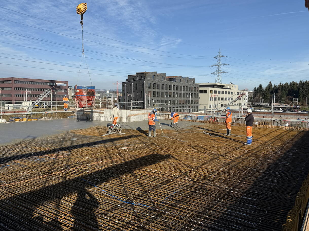 Zoom: 24-12_beton_einbringen.jpg