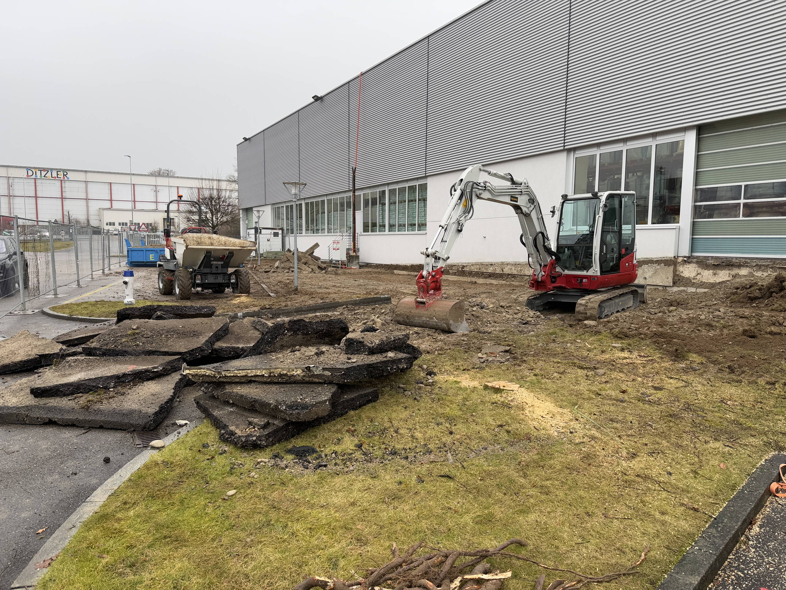 25-02-07_abtrag_asphalt.jpg