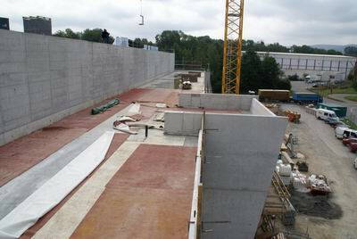 flachdach_haupteingang.jpg
