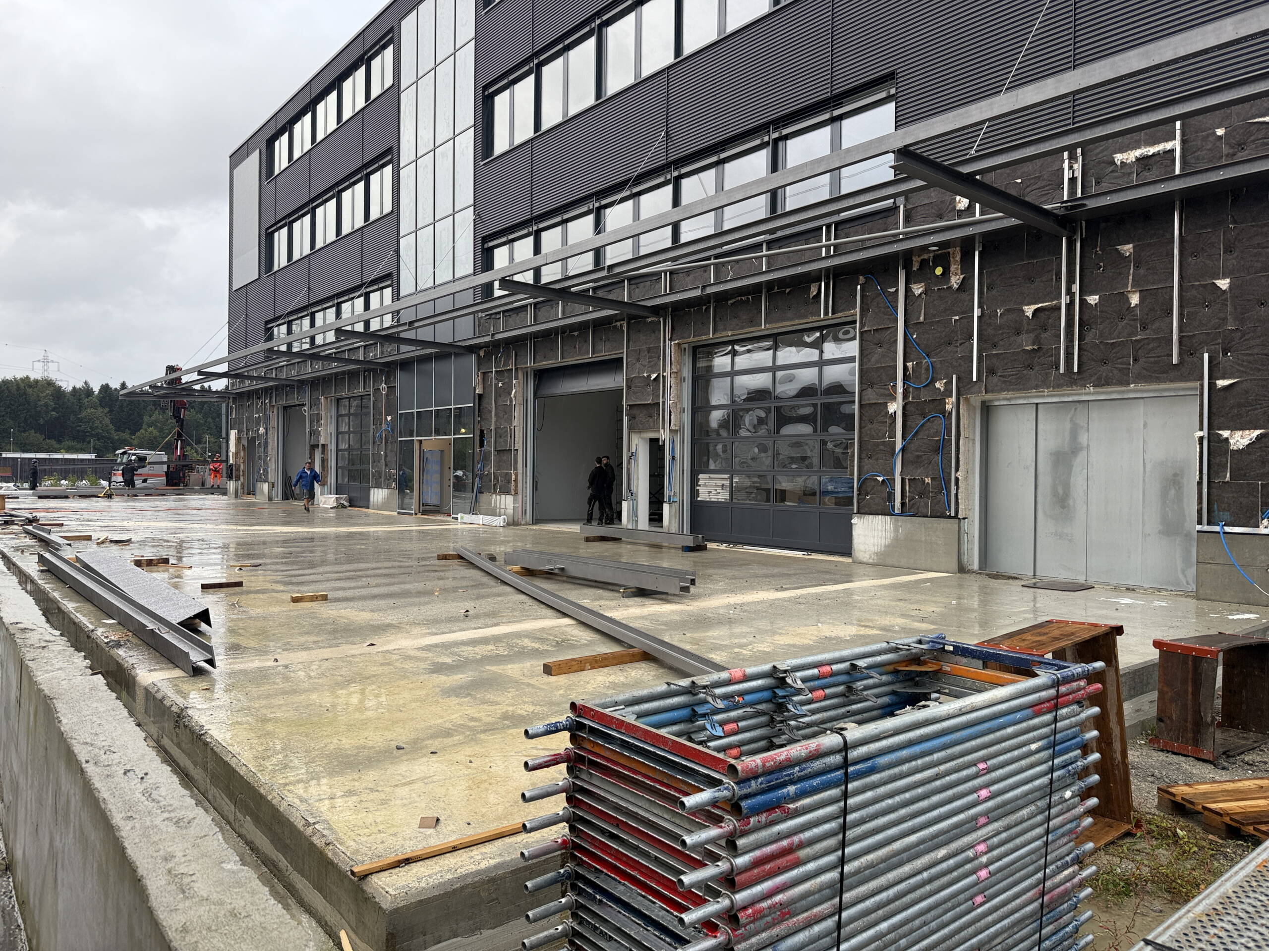 25-11-09_vordach.jpg 25-11-09_vordach.jpg